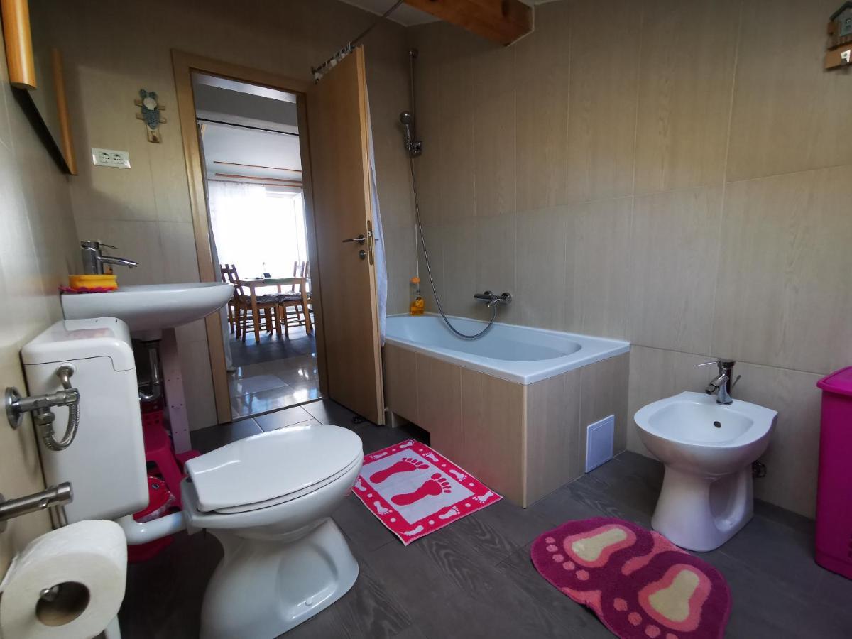 Anita Studio Apartment With Terrace Rijeka Exterior photo